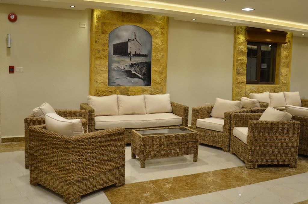 Saint John Hotel Madaba Bagian luar foto