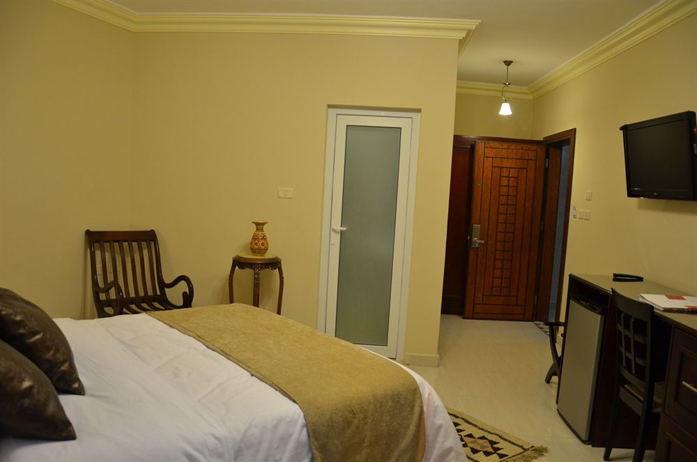 Saint John Hotel Madaba Bagian luar foto