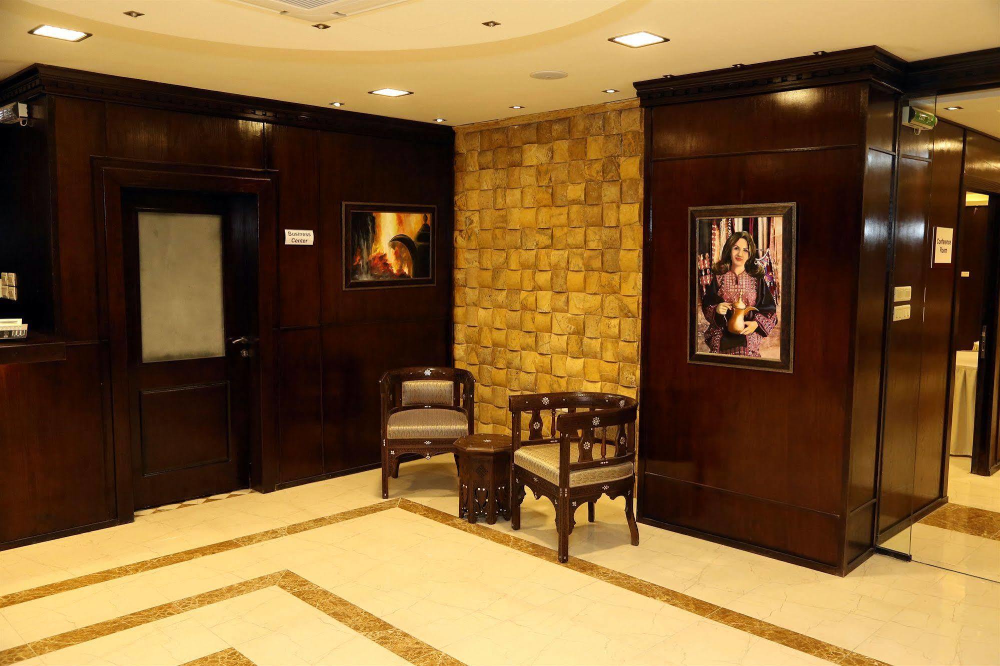 Saint John Hotel Madaba Bagian luar foto