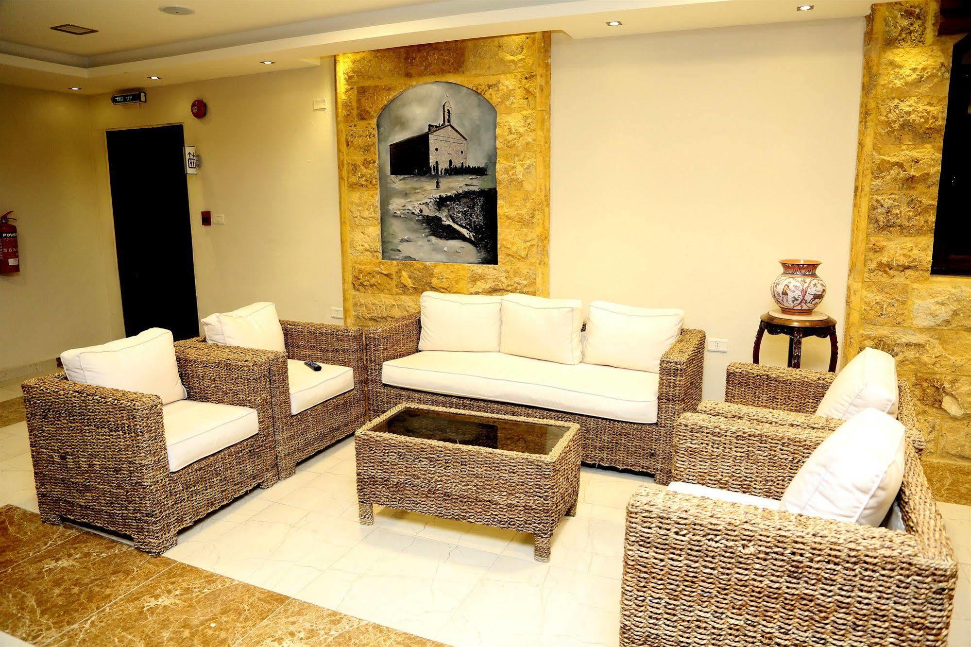 Saint John Hotel Madaba Bagian luar foto