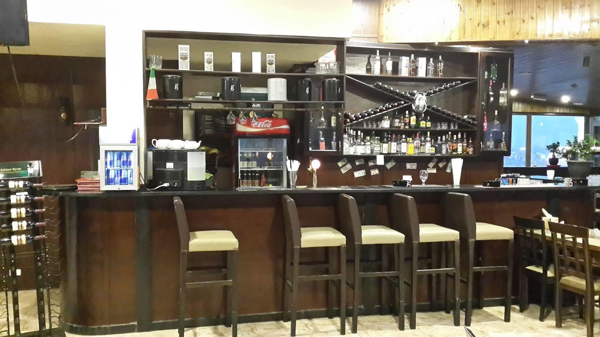 Saint John Hotel Madaba Bagian luar foto